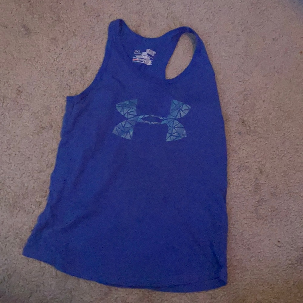 blue tank top